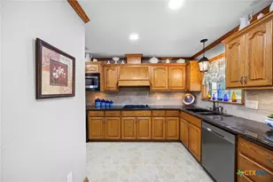 2010 N Beal St, Belton, TX 76513 - Photo 19