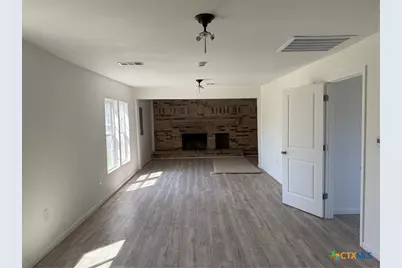 2411 Mumphord Street, Victoria, TX 77901 - Photo 5