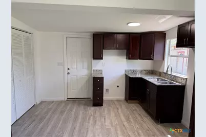 2411 Mumphord Street, Victoria, TX 77901 - Photo 3