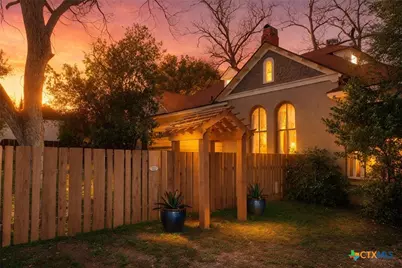 1202 Pecan Street, Bastrop, TX 78602 - Photo 7