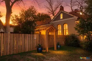 1202 Pecan St, Bastrop, TX 78602 - Photo 7