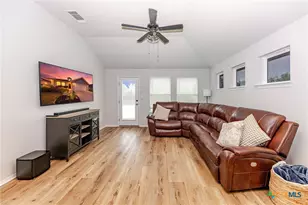303 Schuyerville Dr, Elgin, TX 78621 - Photo 17