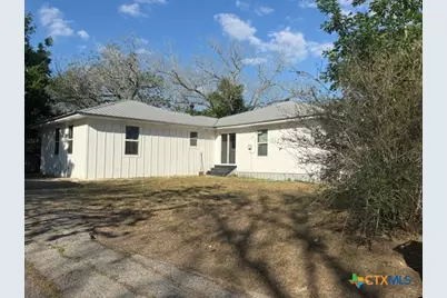 612 Schwab Street, Yoakum, TX 77995 - Photo 3