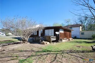 125 W Wallace St, Gonzales, TX 78629 - Photo 23