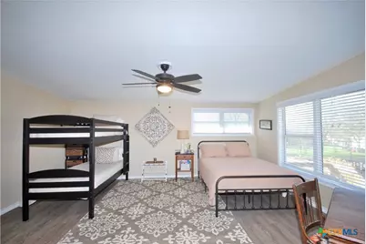 125 W Wallace Street, Gonzales, TX 78629 - Photo 5