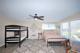 125 W Wallace St, Gonzales, TX 78629 - Photo 5