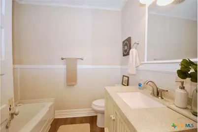 125 W Wallace Street, Gonzales, TX 78629 - Photo 13