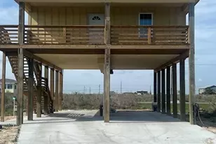 408 W Royal Oak Ln, Rockport, TX 78382 - Photo 1