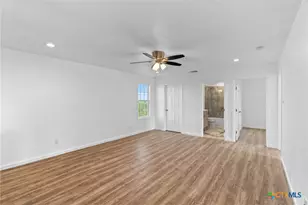 408 W Royal Oak Ln, Rockport, TX 78382 - Photo 9
