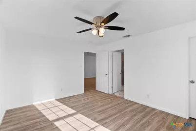 408 W Royal Oak Lane, Rockport, TX 78382 - Photo 11