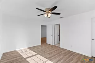 408 W Royal Oak Ln, Rockport, TX 78382 - Photo 11