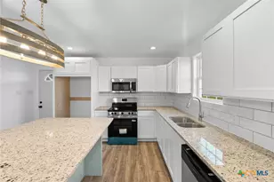 408 W Royal Oak Ln, Rockport, TX 78382 - Photo 5