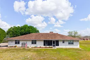 202 W Partridge Rd, Victoria, TX 77905 - Photo 1