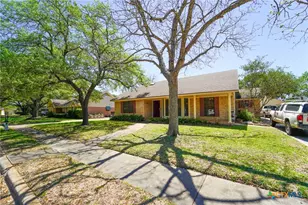 2801 E Loma Vista Ave, Victoria, TX 77901 - Photo 1