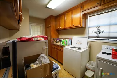2801 E Loma Vista Avenue, Victoria, TX 77901 - Photo 13