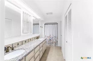 201 Parsons Rd, Victoria, TX 77904 - Photo 13