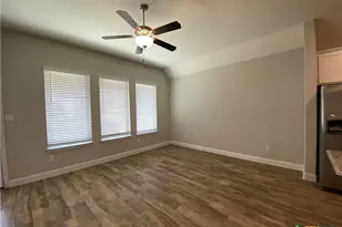 1331 Hillsong St, New Braunfels, TX 78130 - Photo 3