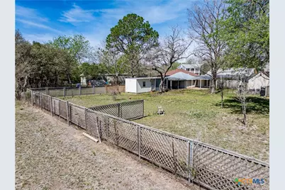 226 Thornton Street, Gonzales, TX 78629 - Photo 31
