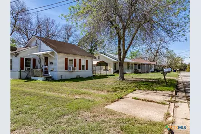 226 Thornton Street, Gonzales, TX 78629 - Photo 17