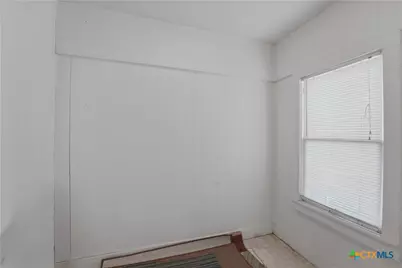 226 Thornton Street, Gonzales, TX 78629 - Photo 23