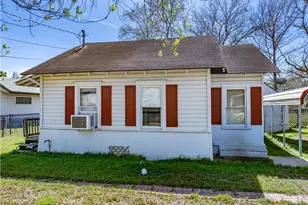 226 Thornton St, Gonzales, TX 78629 - Photo 33
