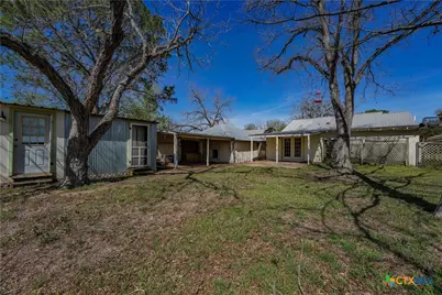 226 Thornton Street, Gonzales, TX 78629 - Photo 11