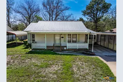 226 Thornton Street, Gonzales, TX 78629 - Photo 1