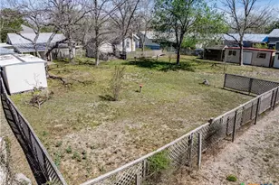 226 Thornton St, Gonzales, TX 78629 - Photo 29