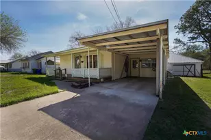 226 Thornton St, Gonzales, TX 78629 - Photo 19