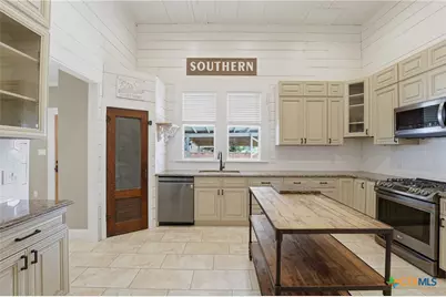 604 Saint Michael Street, Gonzales, TX 78629 - Photo 15