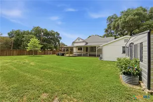 604 St Michael St, Gonzales, TX 78629 - Photo 5