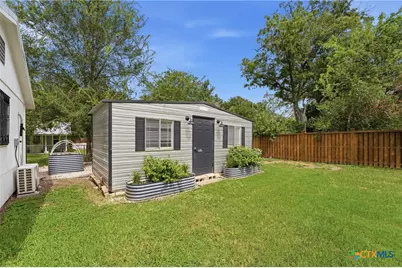 604 Saint Michael Street, Gonzales, TX 78629 - Photo 3