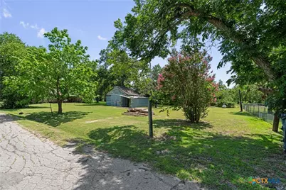 101 West Avenue, Florence, TX 76527 - Photo 9