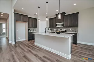 508 Townhall Ln, Victoria, TX 77904 - Photo 9