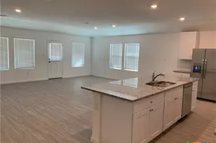 458 Fairy Duster Dr, New Braunfels, TX 78130 - Photo 7