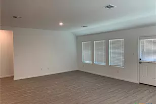 458 Fairy Duster Dr, New Braunfels, TX 78130 - Photo 11