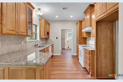 556 Wildwood Trail, Lorena, TX 76655 - Photo 7