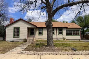 400 Harvey St, San Marcos, TX 78666 - Photo 1
