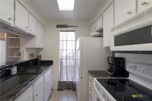 1135 Parkview Dr, Canyon Lake, TX 78133 - Photo 9