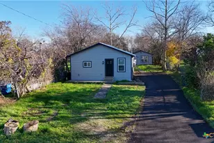 263 S Grape Ave, New Braunfels, TX 78130 - Photo 3