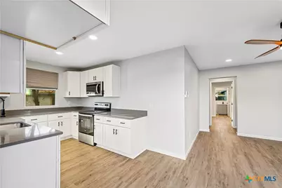 263 S Grape Avenue, New Braunfels, TX 78130 - Photo 15