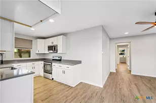 263 S Grape Ave, New Braunfels, TX 78130 - Photo 15