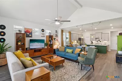 1935 Scare Crow, New Braunfels, TX 78130 - Photo 5