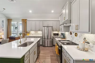 1935 Scare Crow, New Braunfels, TX 78130 - Photo 7