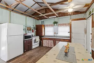 842 Burkett Dr, Seguin, TX 78155 - Photo 5