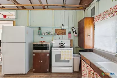 842 Burkett Drive, Seguin, TX 78155 - Photo 11