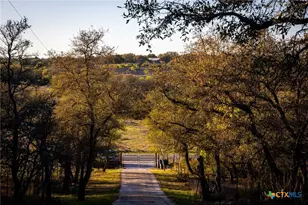 1285 Mission Valley Rd, New Braunfels, TX 78132 - Photo 3