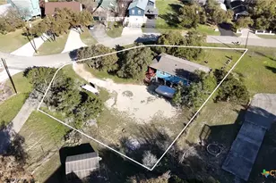 895 Lakebreeze Dr, Canyon Lake, TX 78133 - Photo 19