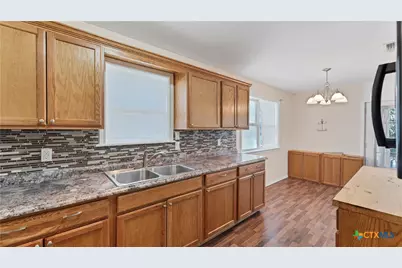 895 Lakebreeze Drive, Canyon Lake, TX 78133 - Photo 9
