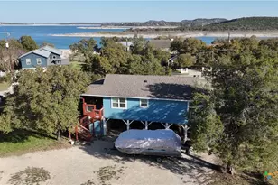 895 Lakebreeze Dr, Canyon Lake, TX 78133 - Photo 15